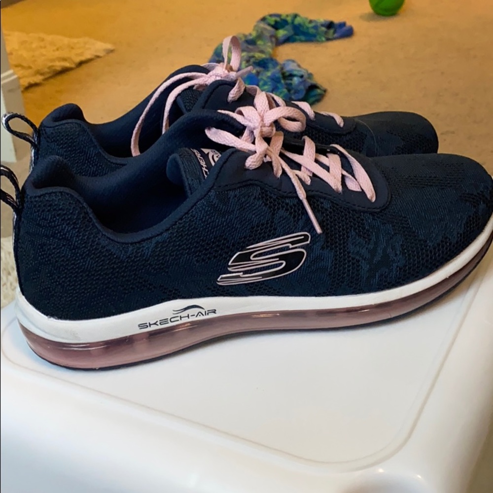 Sketchers sketch air shoes